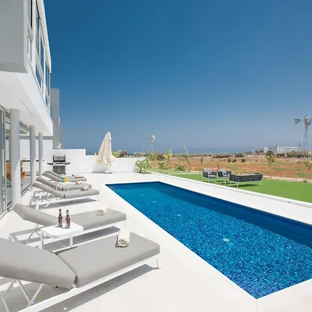 Haus In Pernera Mit Bi Fold Patio بيت للعطل بروتاراس